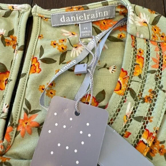 🆑Daniel Rain Green Blouse Orange Floral Size Small Petite - Picture 9 of 9